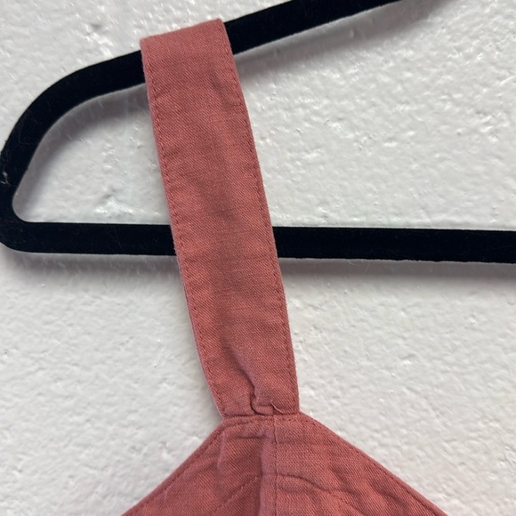 Abercrombie & Fitch medium sleeveless top. - Picture 4 of 7